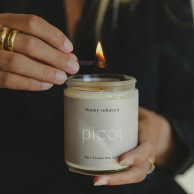 Picot Honey Tobacco Candle