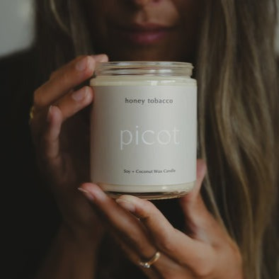 Picot Honey Tobacco Candle
